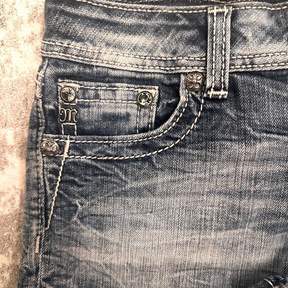 Miss Me Embellished Jean Shorts - size 28 - Picture 5 of 8